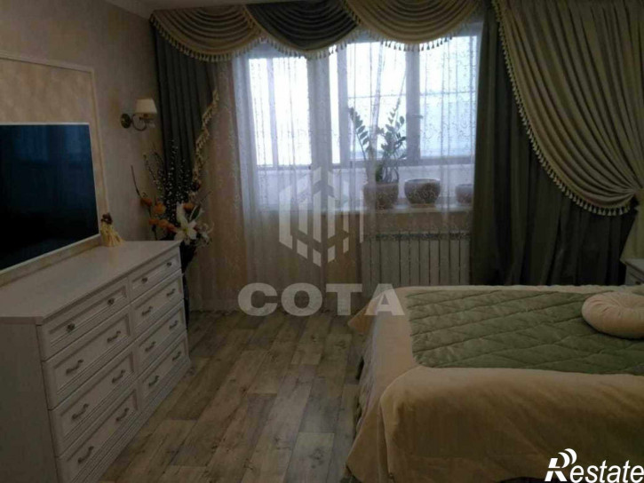 4-комн квартира Ворошилова улица, 1/4