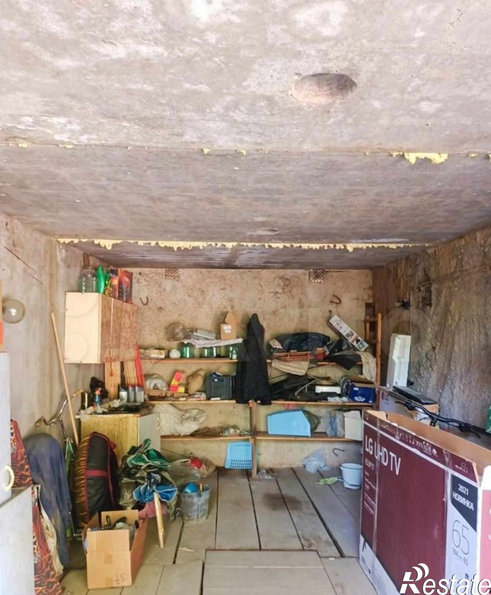 Купить гараж, место в паркинге за 900 000 рублей на Капитана Петрачкова ул