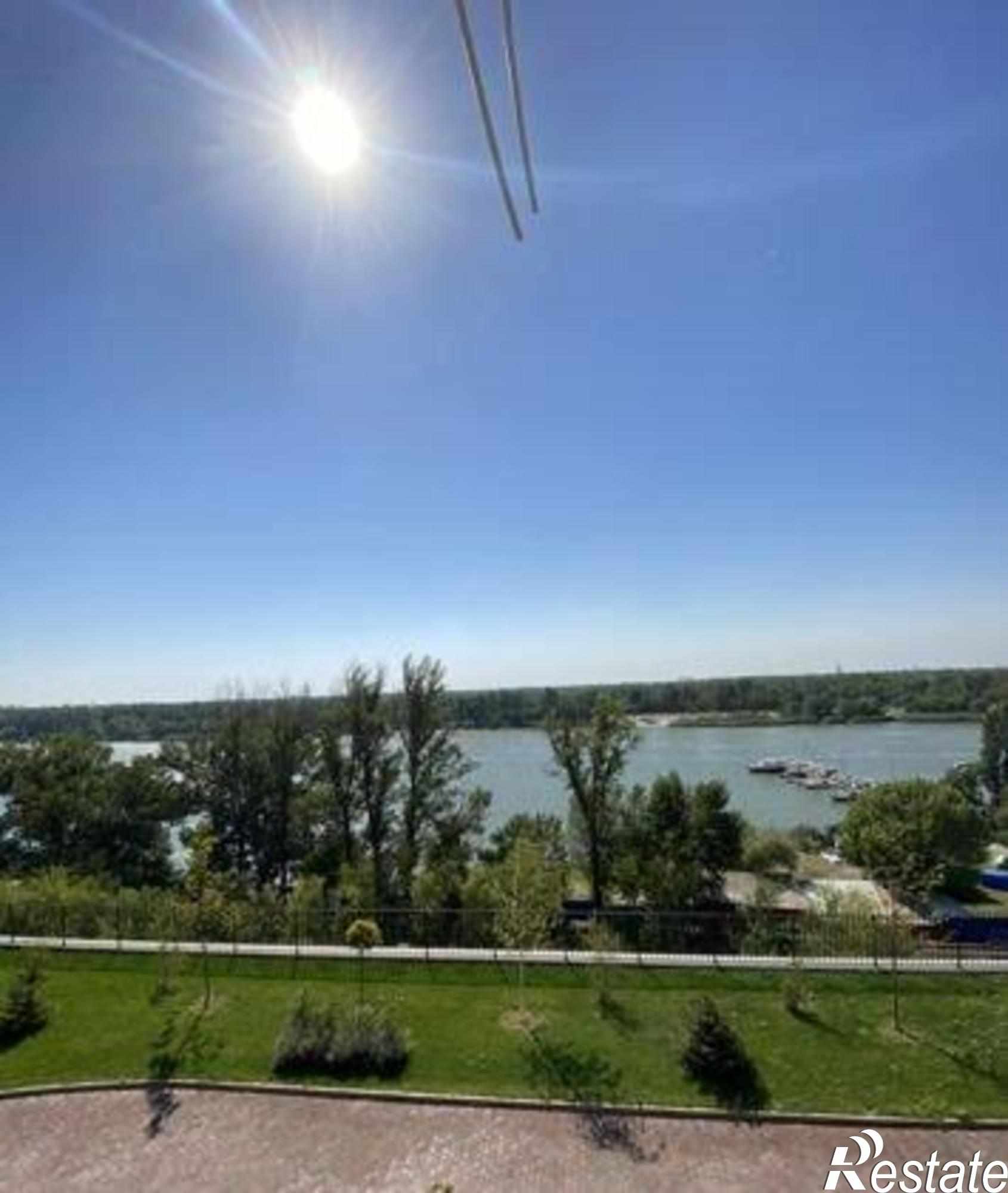 Купить квартиру за 12 000 000 рублей на Береговая улица, 117Бс3
