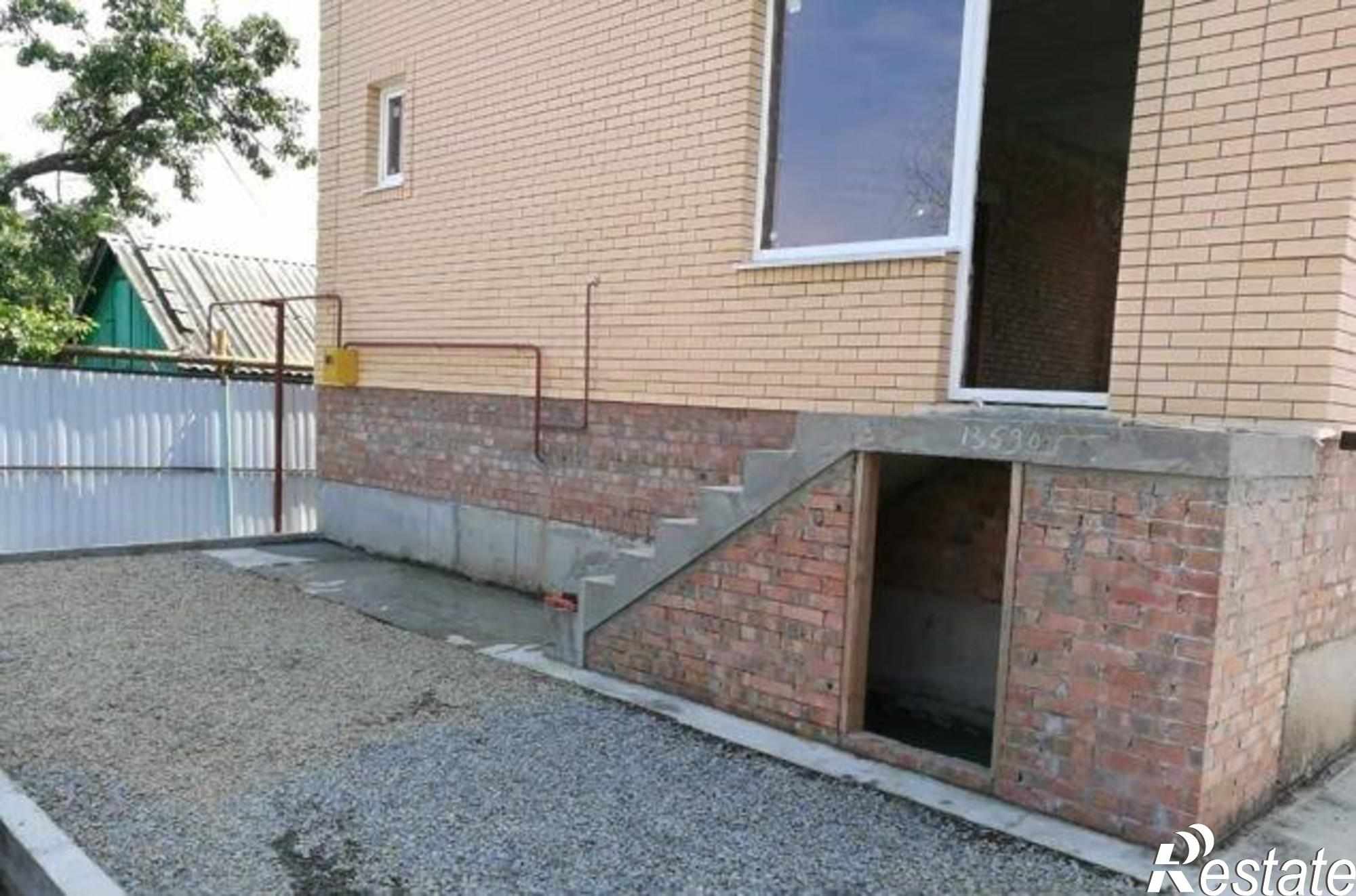 Купить дачу, дом, коттедж за 8 540 000 рублей на улица Патканяна, 22