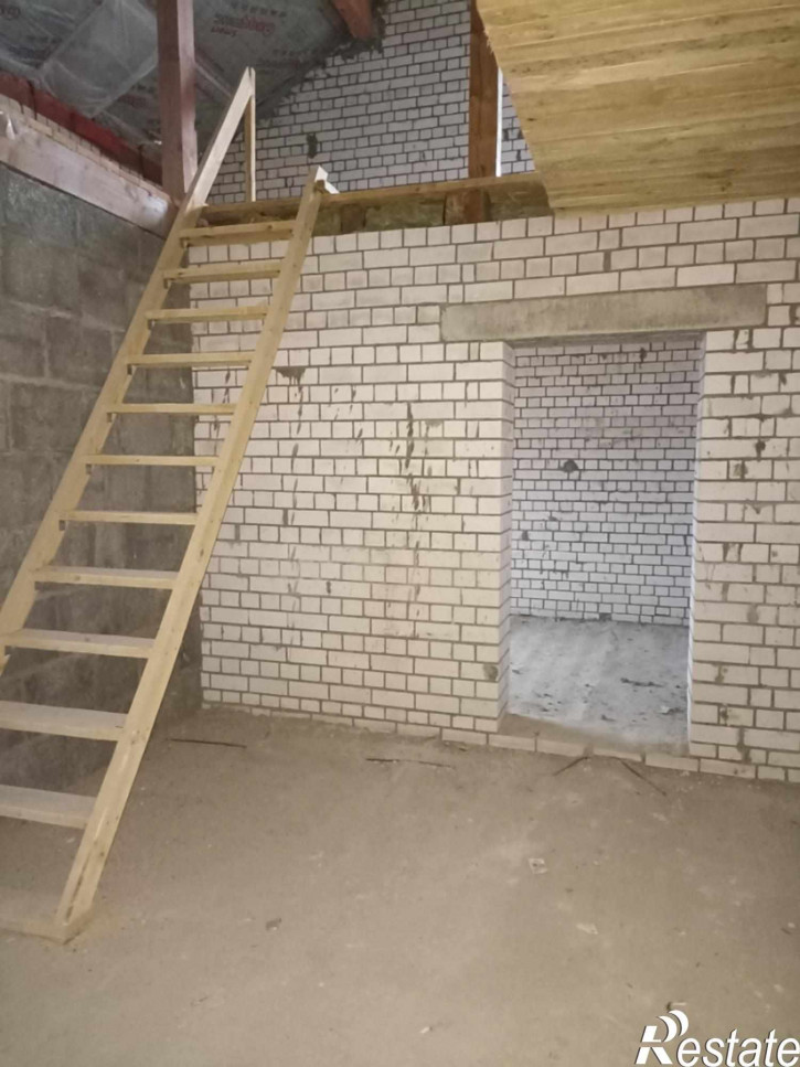 4-комн квартира Марии Ульяновой ул, 42