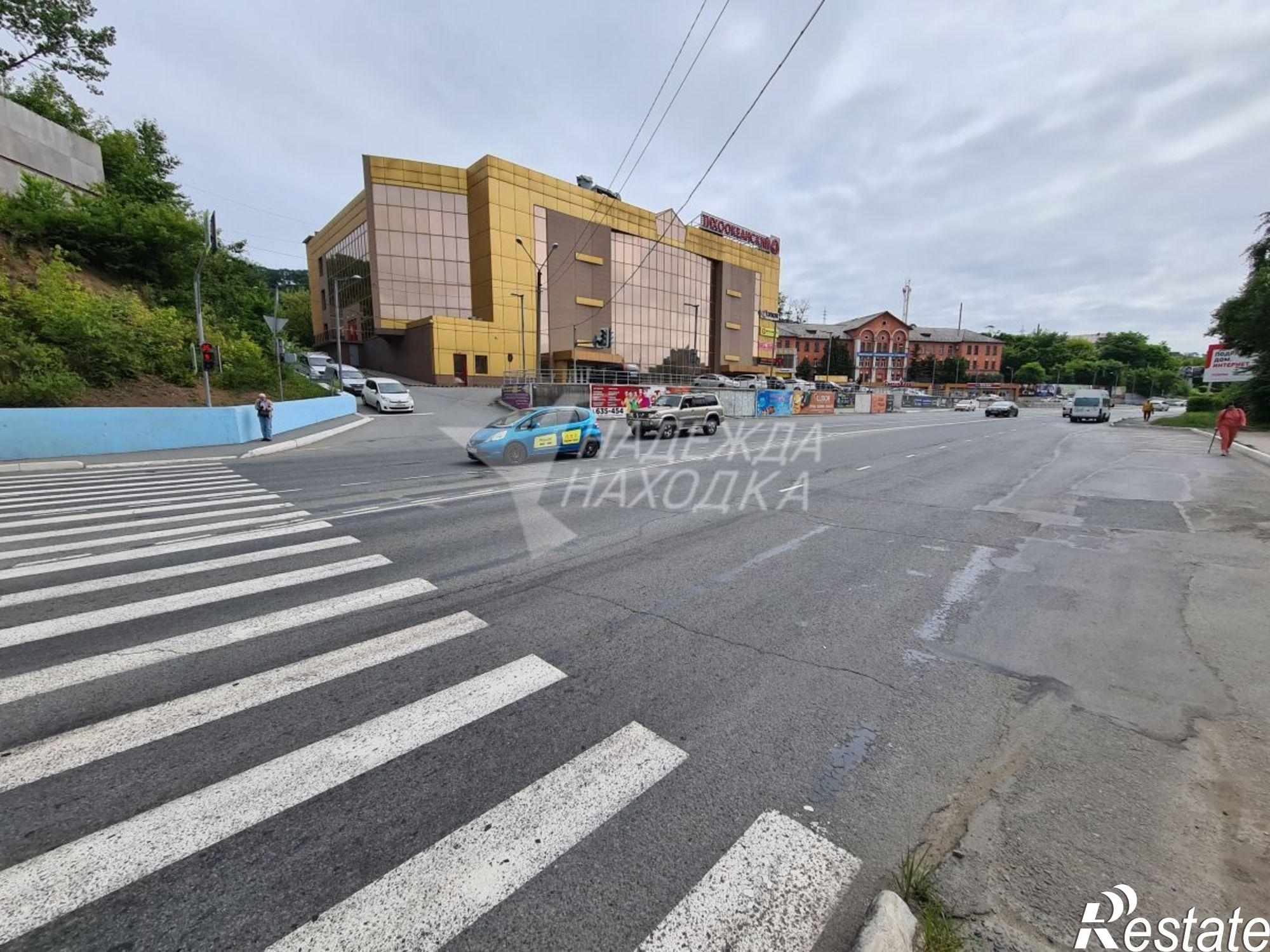 Сдать торговое помещение за 17 000 рублей на Находкинский пр-кт, 36