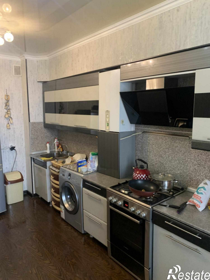 2-комн квартира Булгакова ул, 3