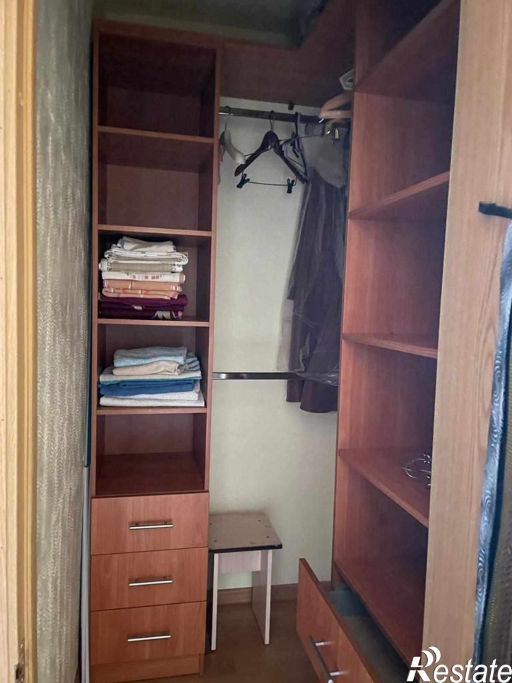 3-комн квартира Бутырина ул, 3