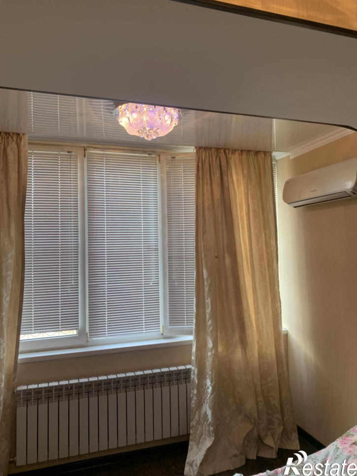 2-комн квартира Булгакова ул, 3