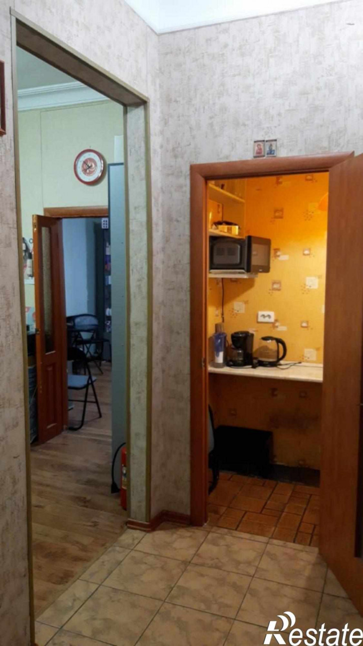 2-комн квартира Короленко ул, 4
