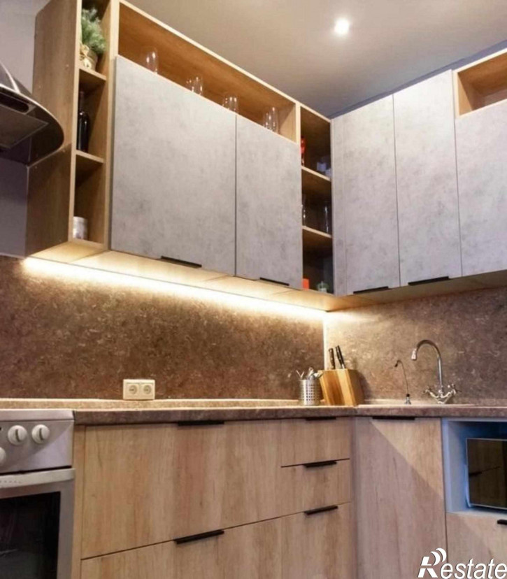3-комн квартира Ставровская ул, 1