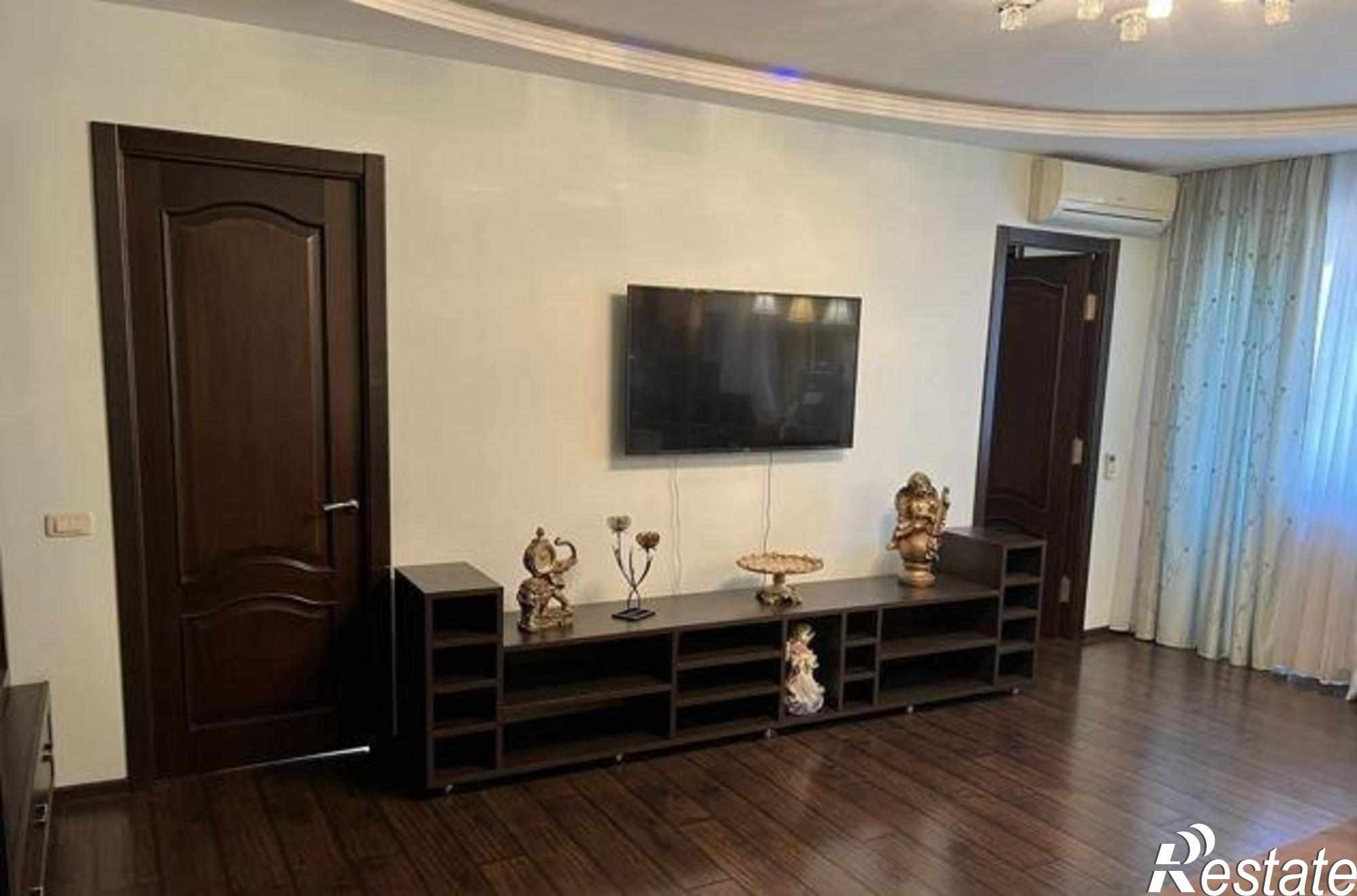 Купить квартиру за 4 300 000 рублей на Загорская улица, 25