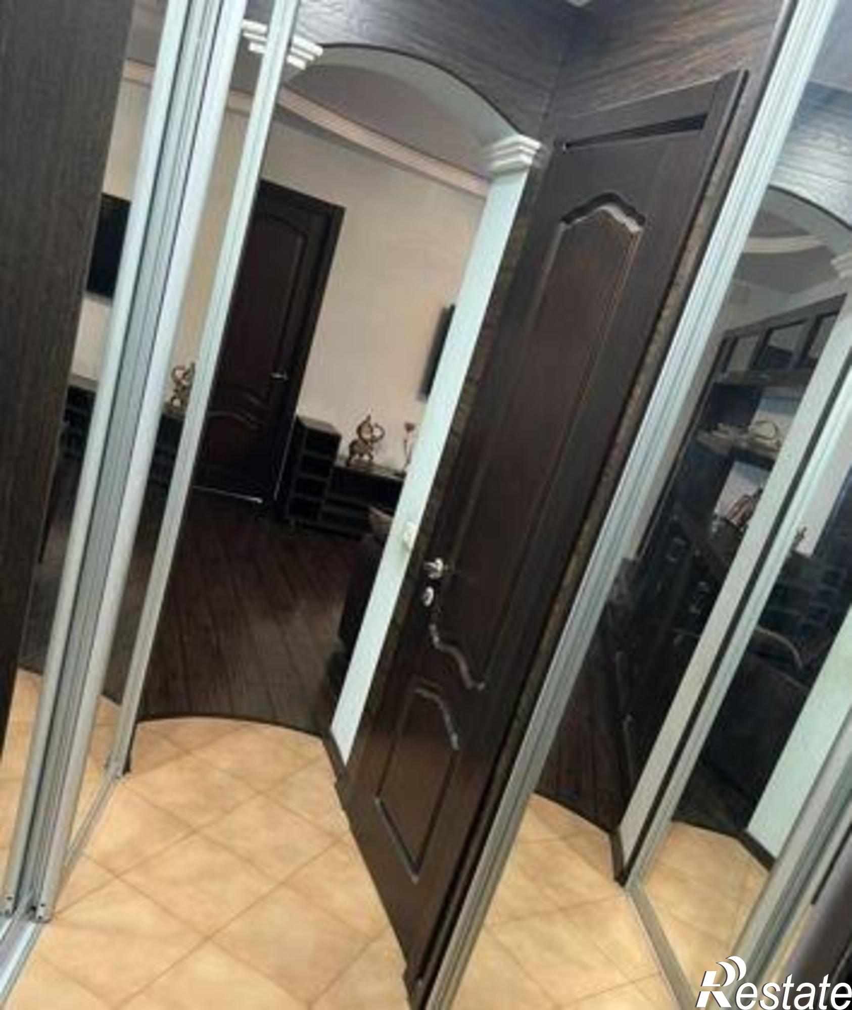 Купить квартиру за 4 300 000 рублей на Загорская улица, 25
