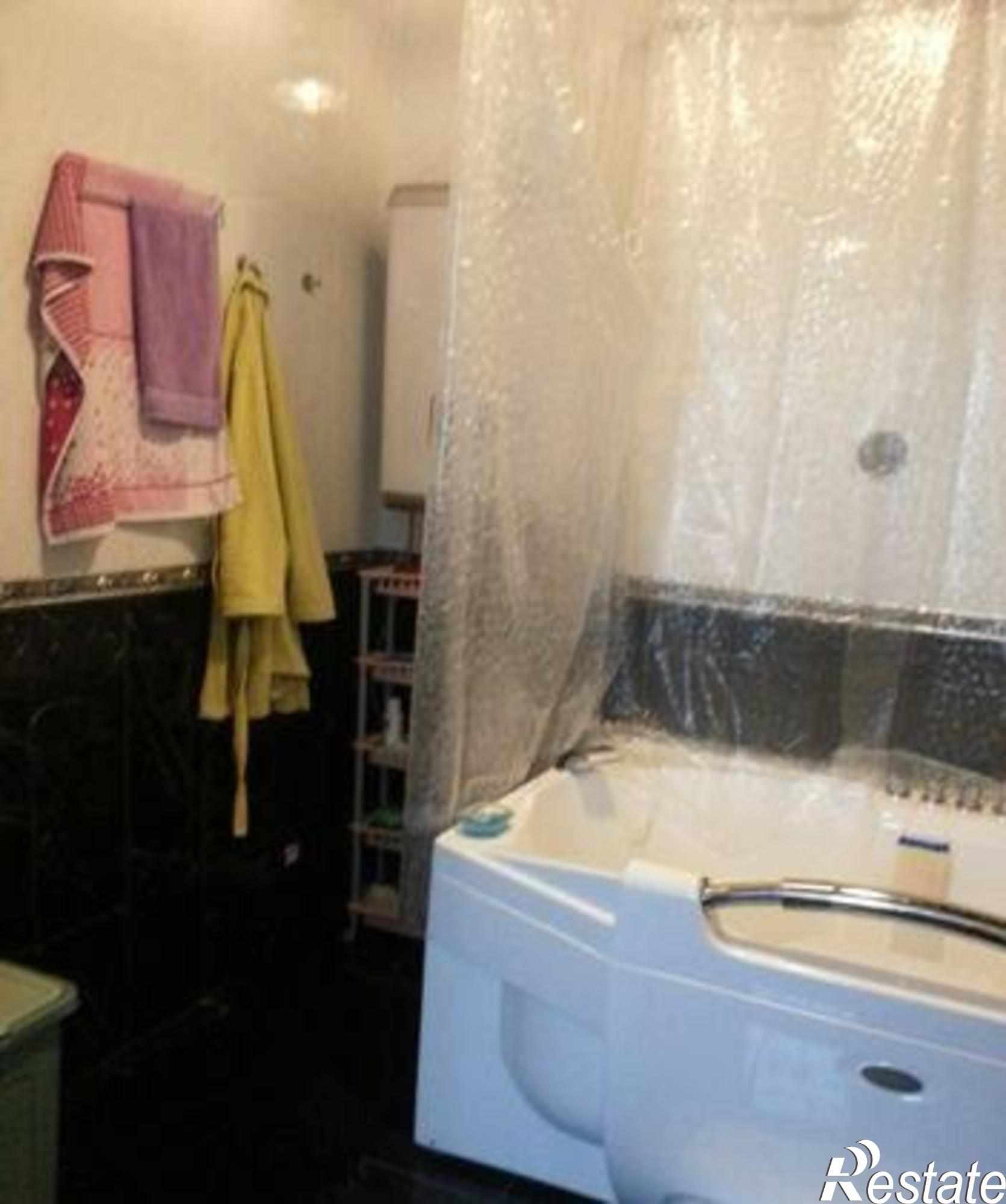 Купить дачу, дом, коттедж за 11 880 000 рублей на Золотистая улица, 34