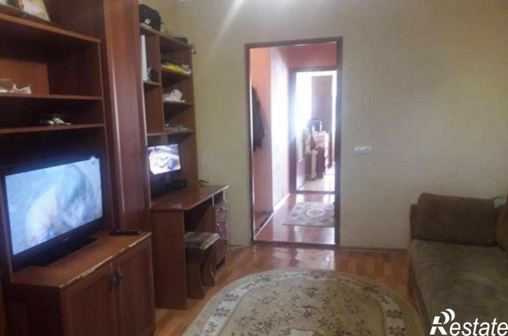 2-комн квартира улица Думенко, 3