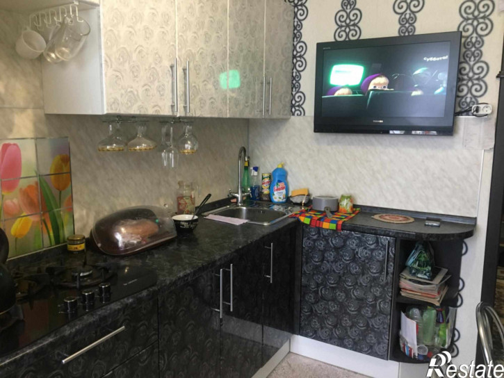 4-комн квартира Задорина ул, 8