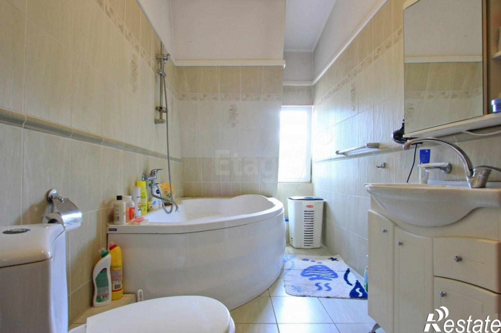 5-комн квартира Россия, Тельмана ул, 34