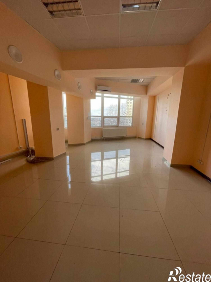 8-комн квартира Калинина пр-кт, 5а