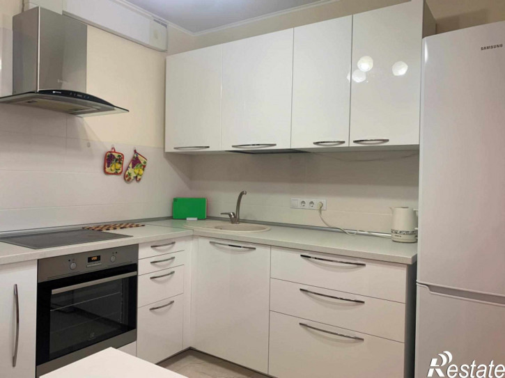1-комн квартира Днепровский пер, 120