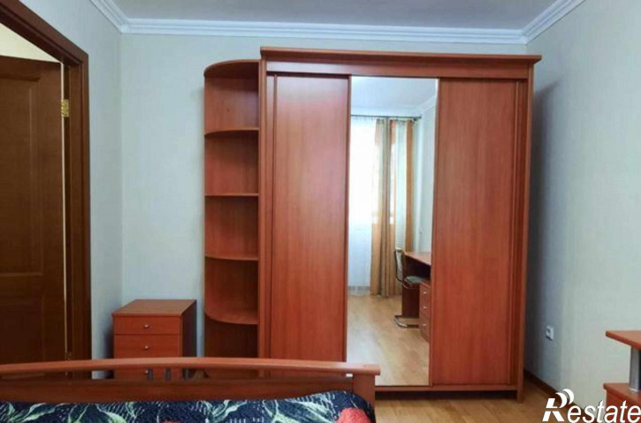 2-комн квартира бульвар Комарова, 1М