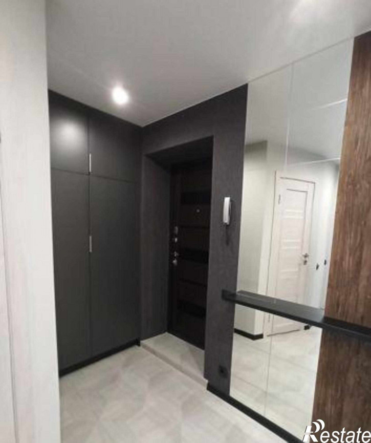 2-комн квартира улица Варфоломеева, 248