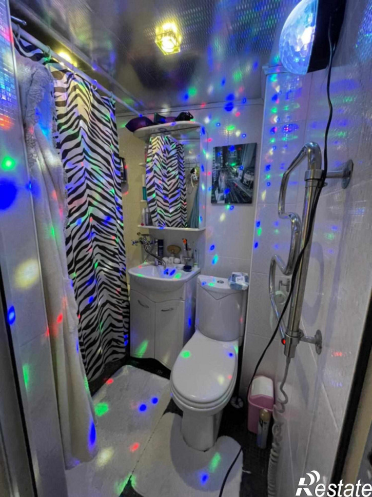 3-комн квартира Крайнего ул, 79