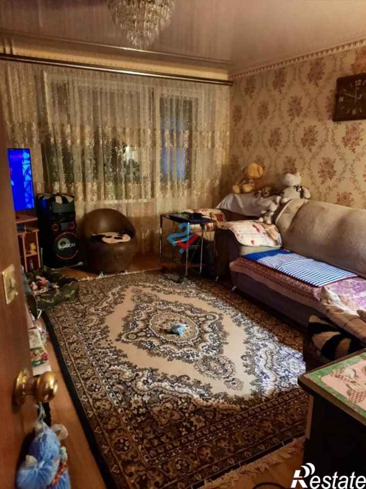 4-комн квартира улица Антонова, 15