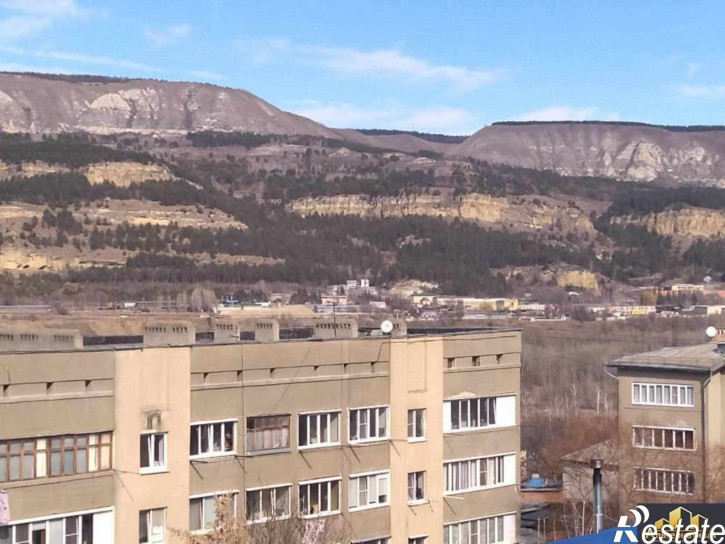 2-комн квартира Красивая ул.