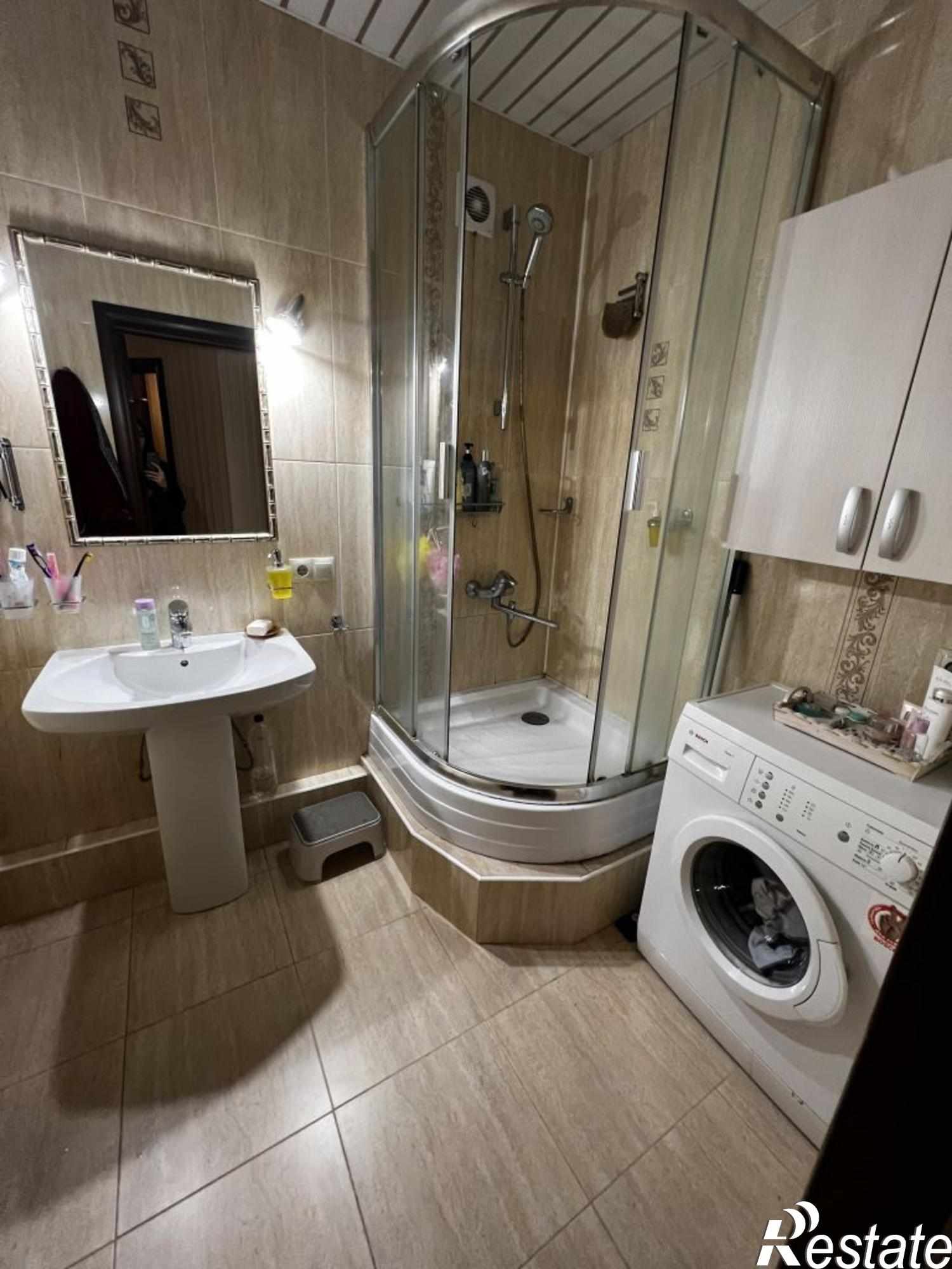 Купить квартиру за 8 150 000 рублей на Нежнова ул, 21к3