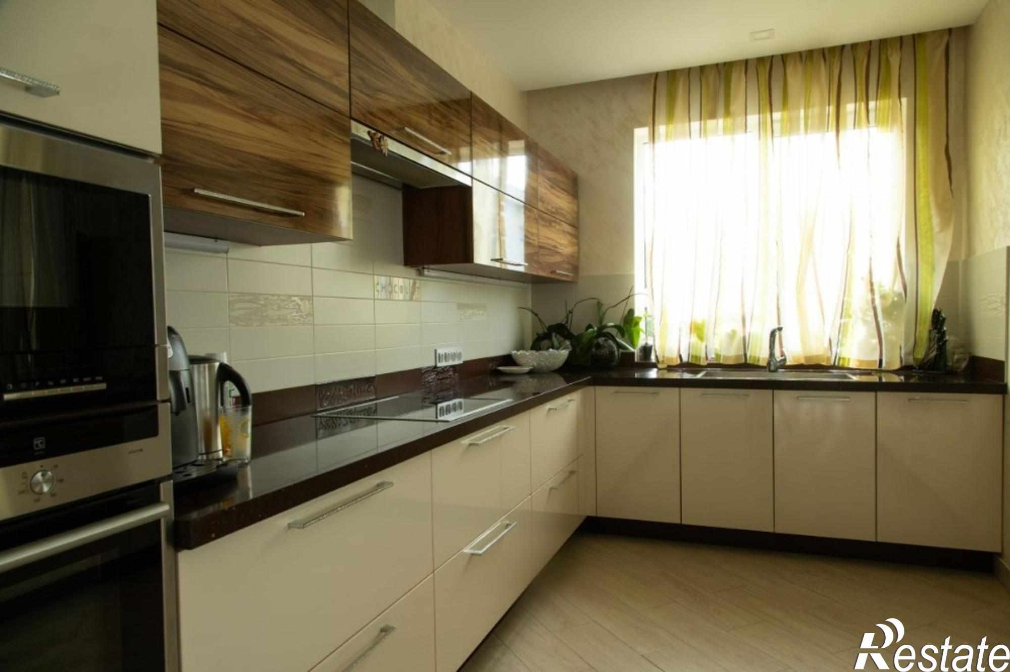 Купить дачу, дом, коттедж за 30 000 000 рублей на Октябрьский