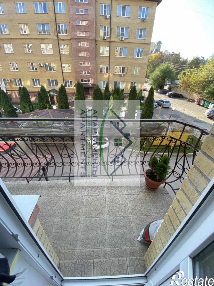 4-комн квартира Орджоникидзе ул, 84к2