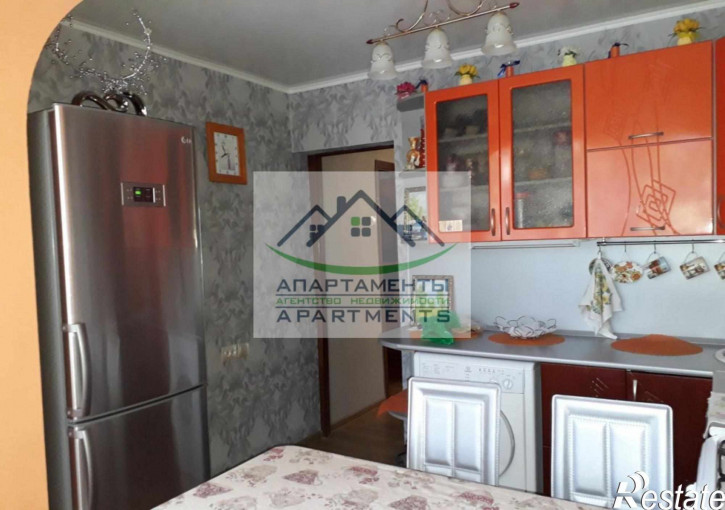 2-комн квартира Бутырина ул, 1