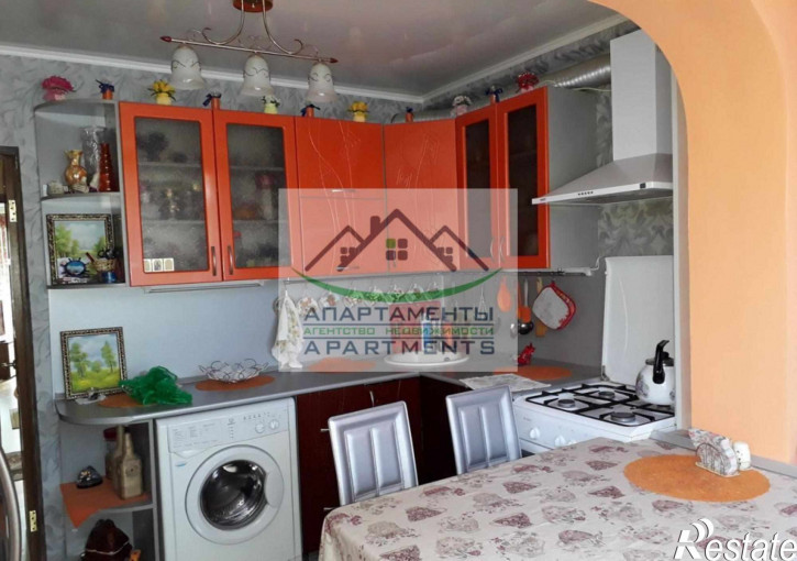 2-комн квартира Бутырина ул, 1
