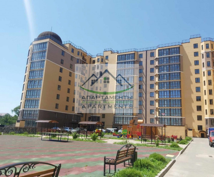 4-комн квартира Адмиральского ул, 1а