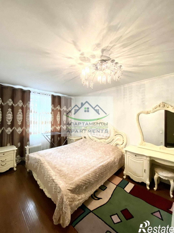 4-комн квартира Калинина ул, 160