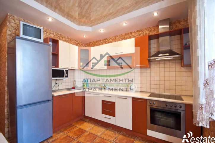 2-комн квартира Адмиральского ул, 8