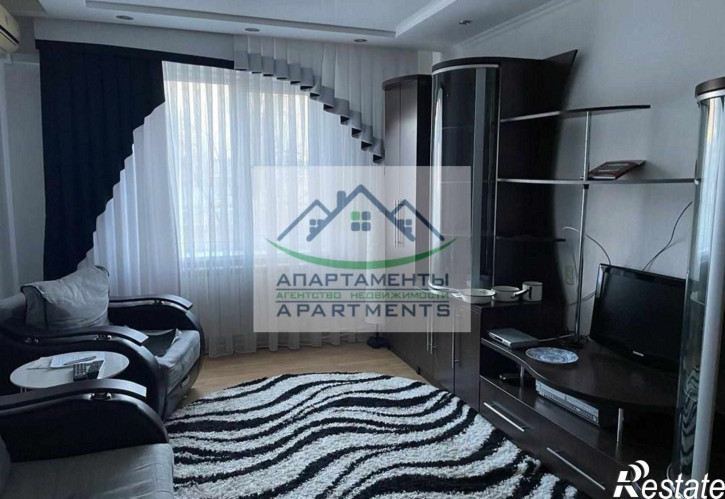 3-комн квартира Бутырина ул, 3