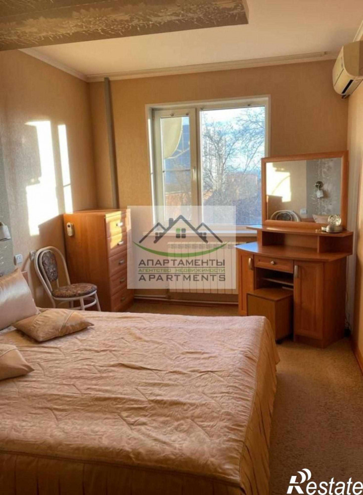 3-комн квартира Бутырина ул, 3