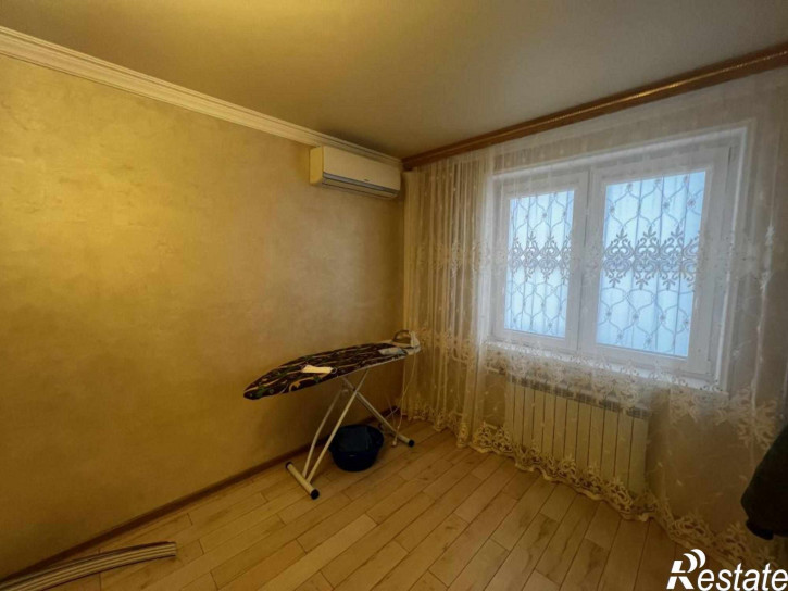 3-комн квартира Крайнего ул, 4