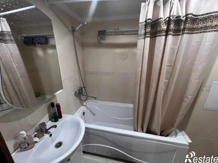3-комн квартира Крайнего ул, 4