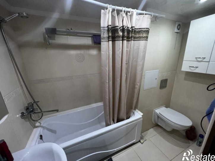 3-комн квартира Крайнего ул, 4