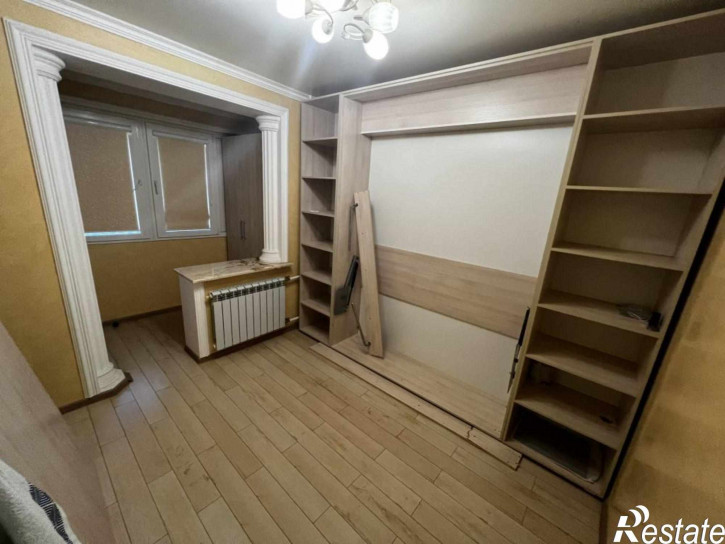 3-комн квартира Крайнего ул, 4