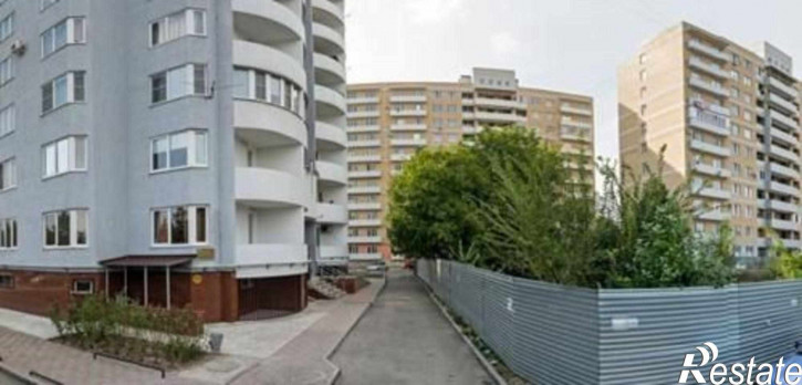 3-комн квартира Булгакова ул, 17
