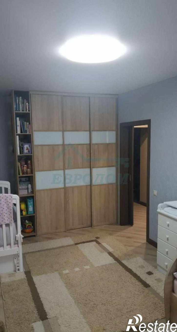 3-комн квартира ул. Бориса Богаткова,67