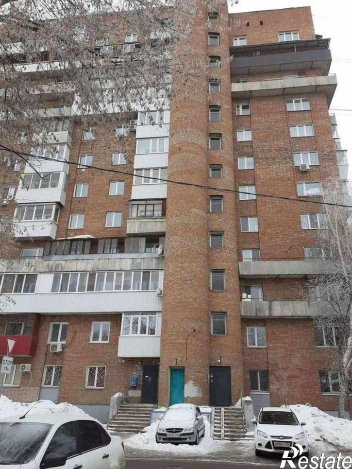 3-комн квартира Юных Пионеров проспект, 148