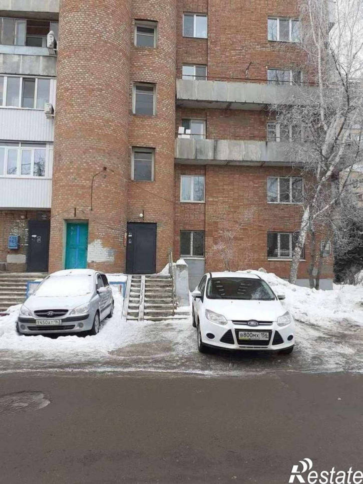3-комн квартира Юных Пионеров проспект, 148