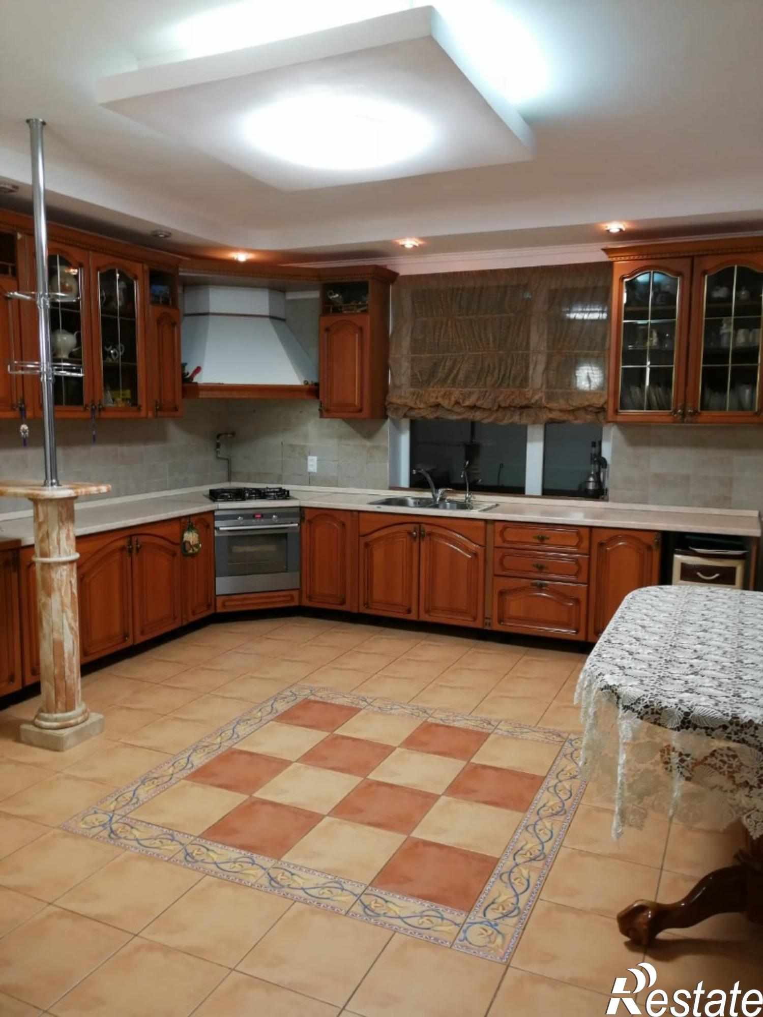 Купить дачу, дом, коттедж за 21 000 000 рублей на переулок Садовый