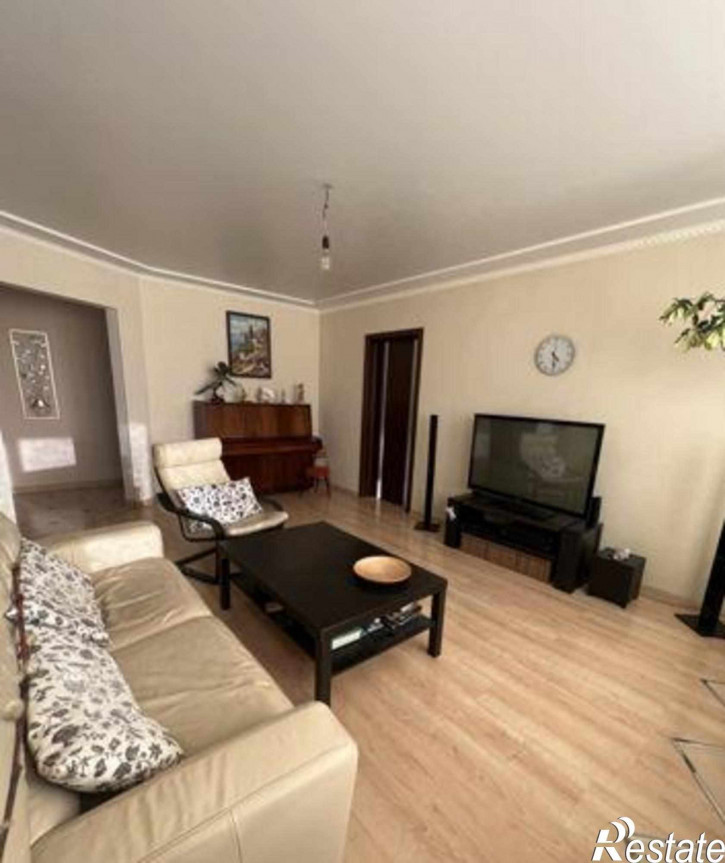 3-комн квартира улица 35-я Линия, 1