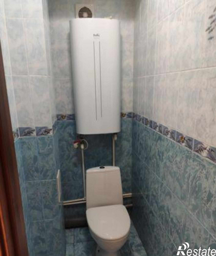 2-комн квартира улица Думенко, 3/3