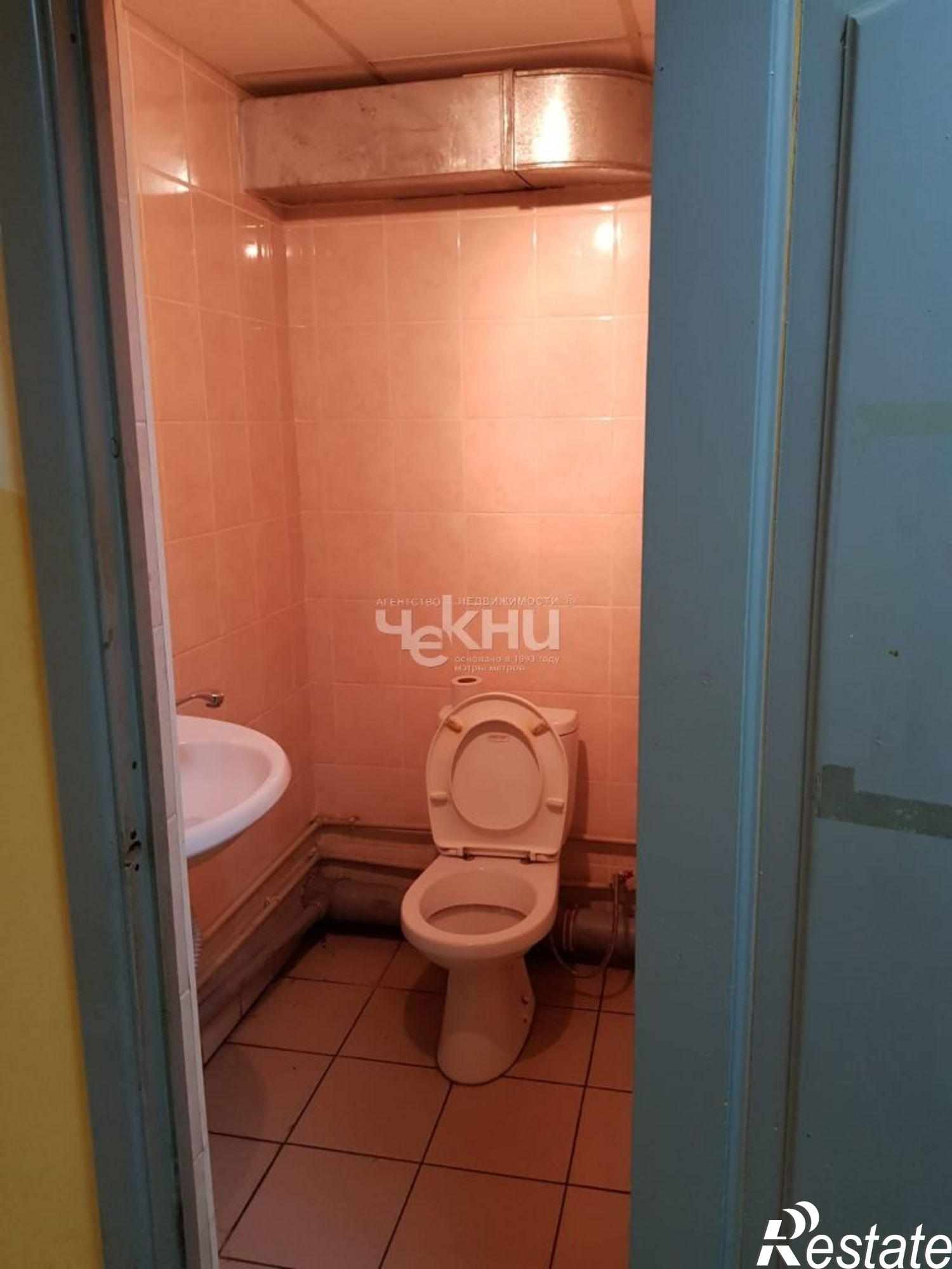 Сдать торговое помещение за 10 000 рублей на Композитора Касьянова ул, 5а