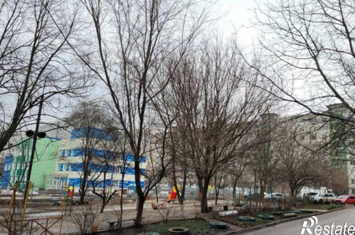 2-комн квартира улица Жмайлова, 13