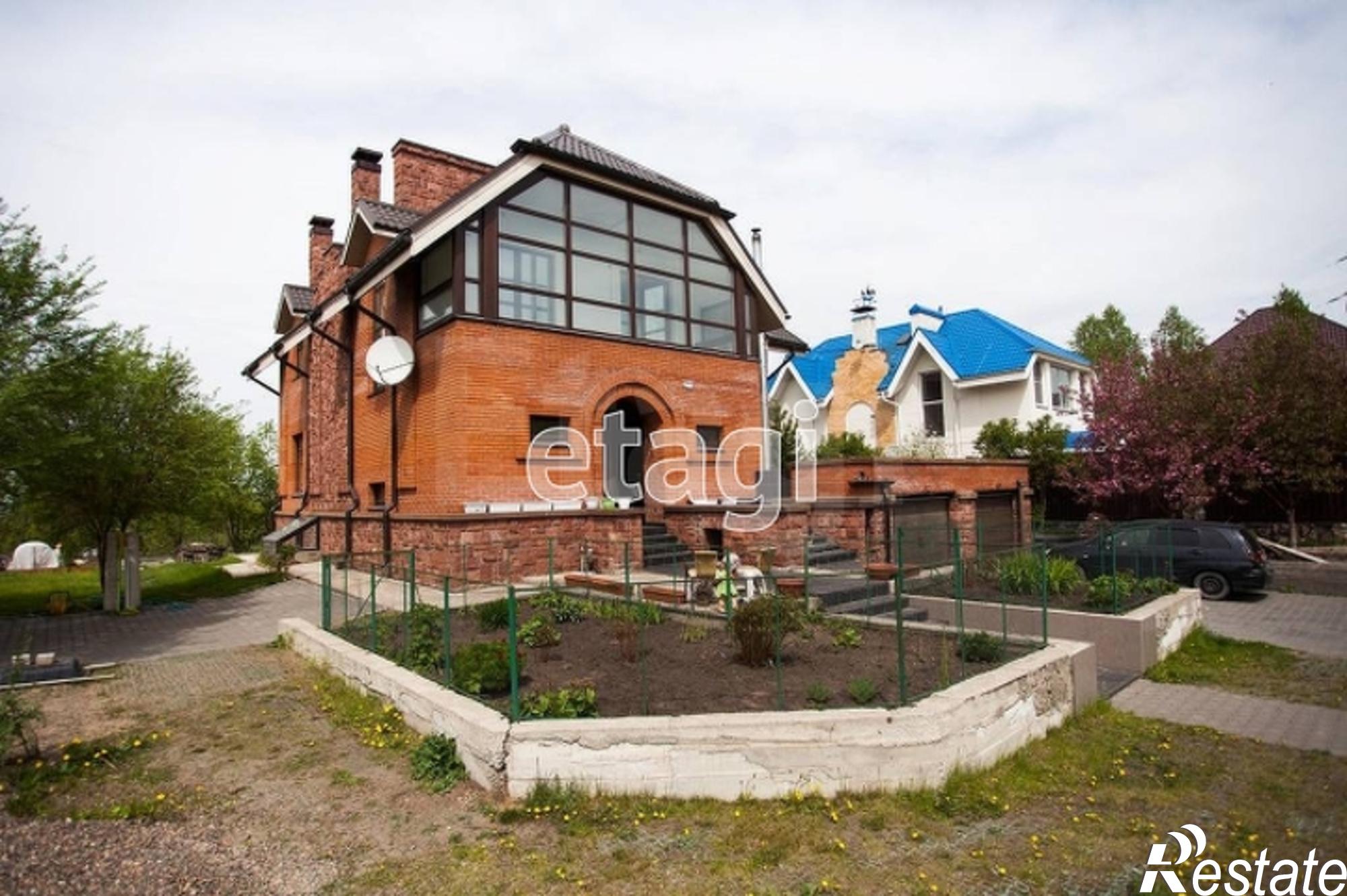Купить дачу, дом, коттедж за 24 000 000 рублей на Парковая улица