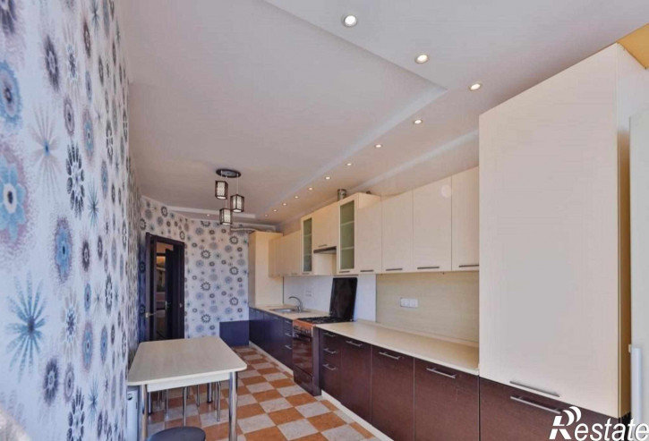 2-комн квартира Сурикова, 60В