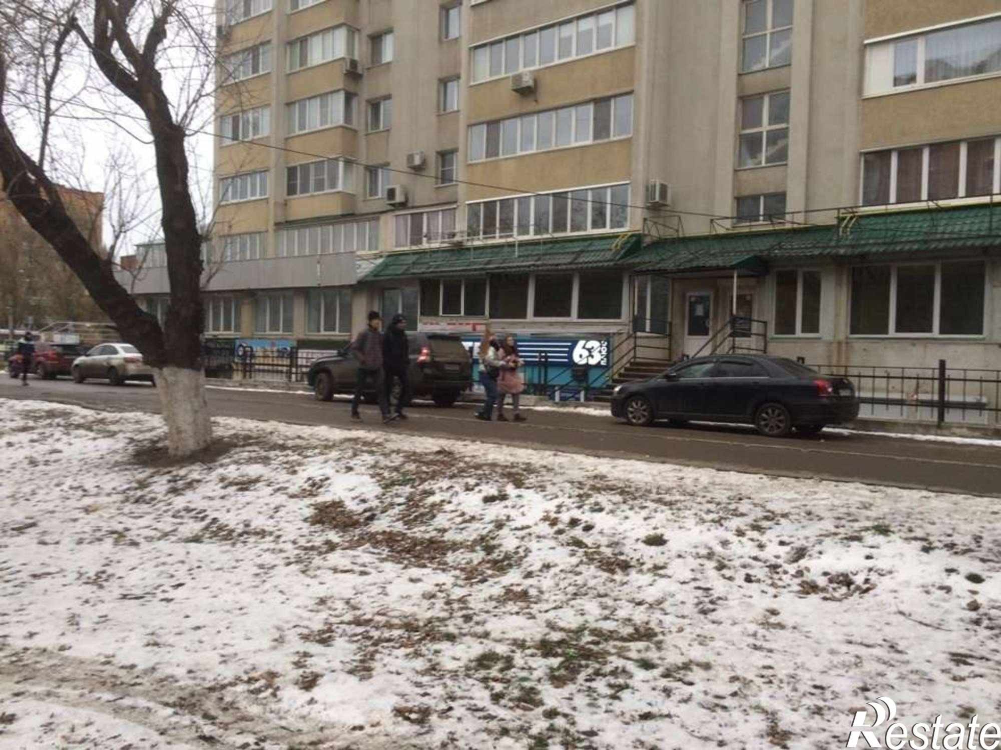 Купить торговое помещение за 56 000 000 рублей на Кирова проспект, 104